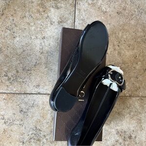 Gucci Black and White Women's Flats